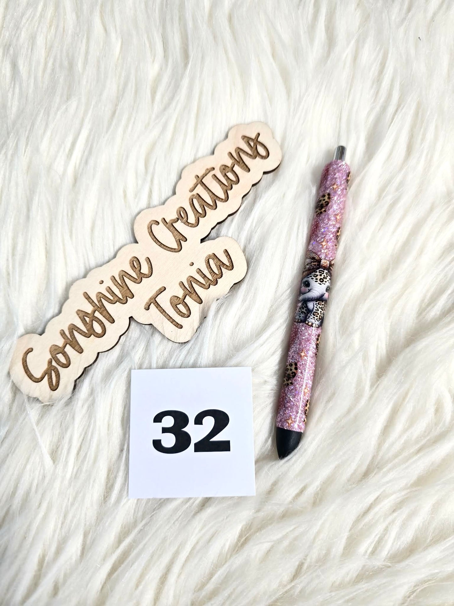 #32 Ready to ship pen (as pictured)