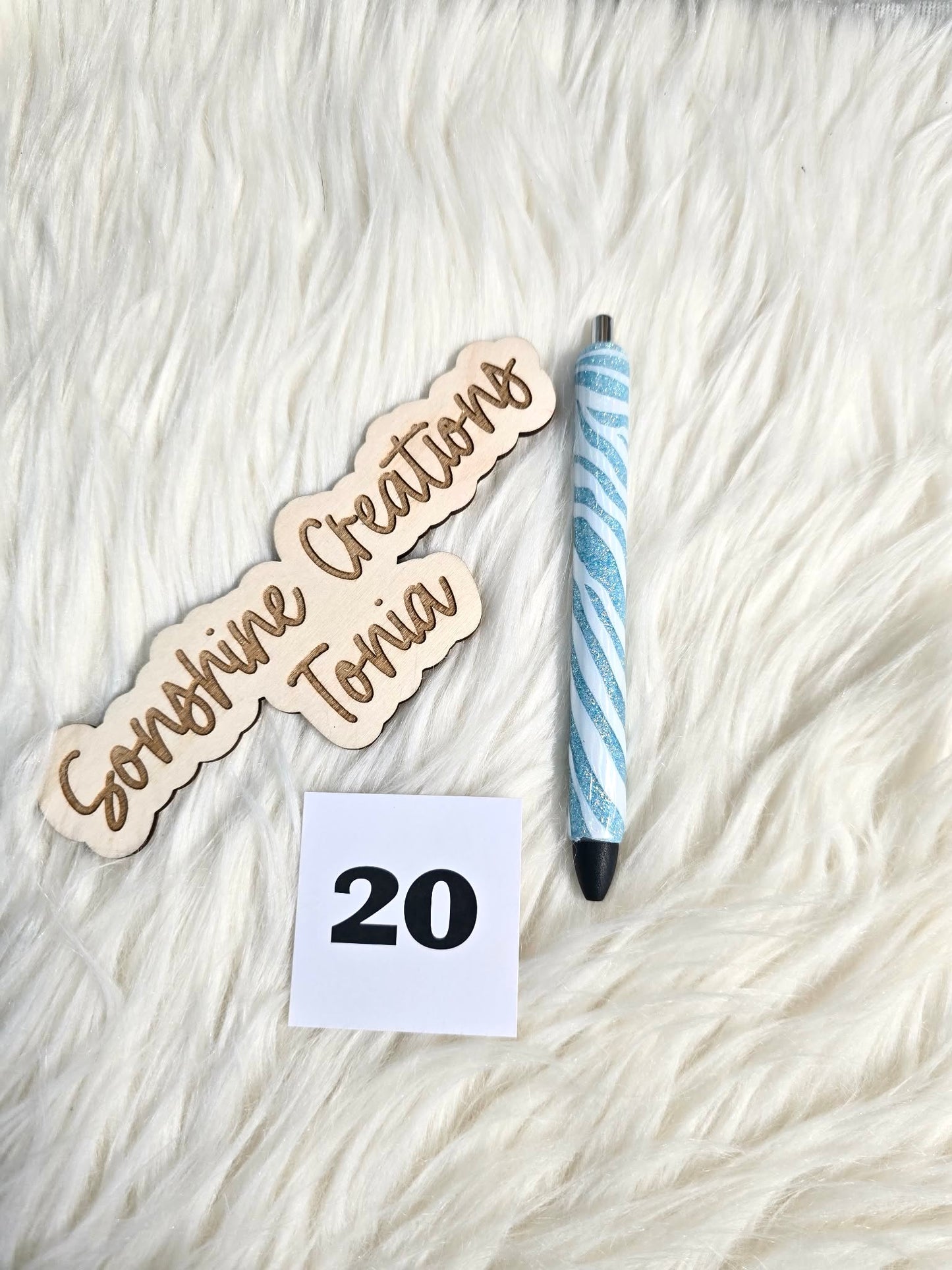 #20 Ready to ship pen (as pictured)