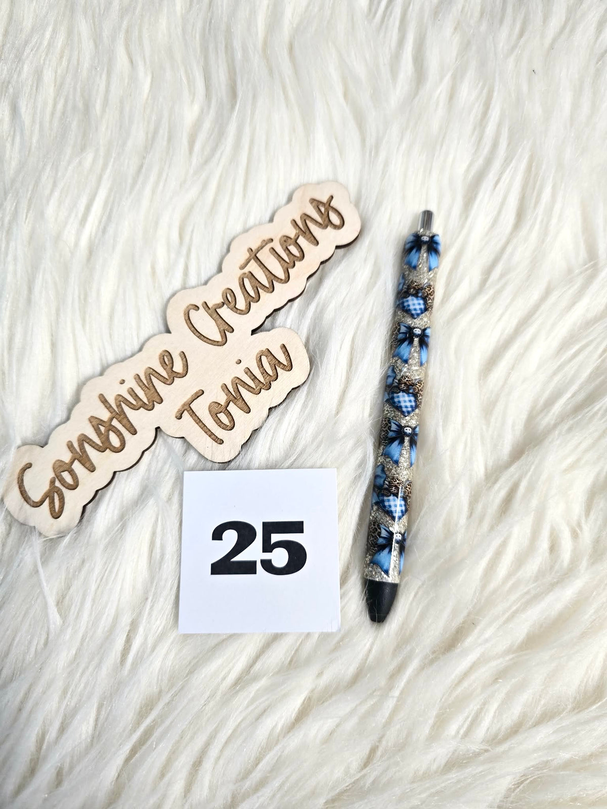 #25 Ready to ship pen (as pictured)