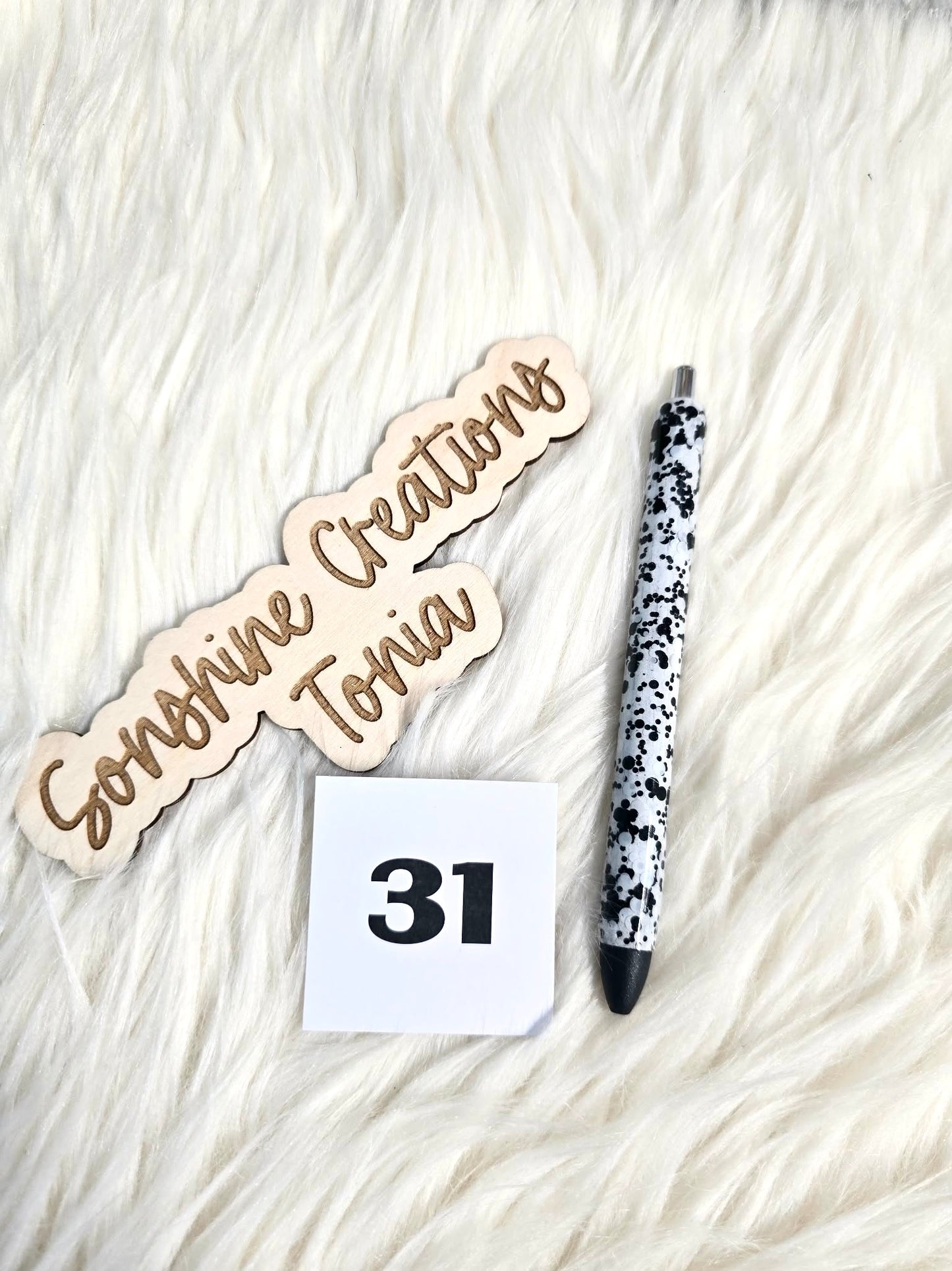 #31 Ready to ship pen (as pictured)