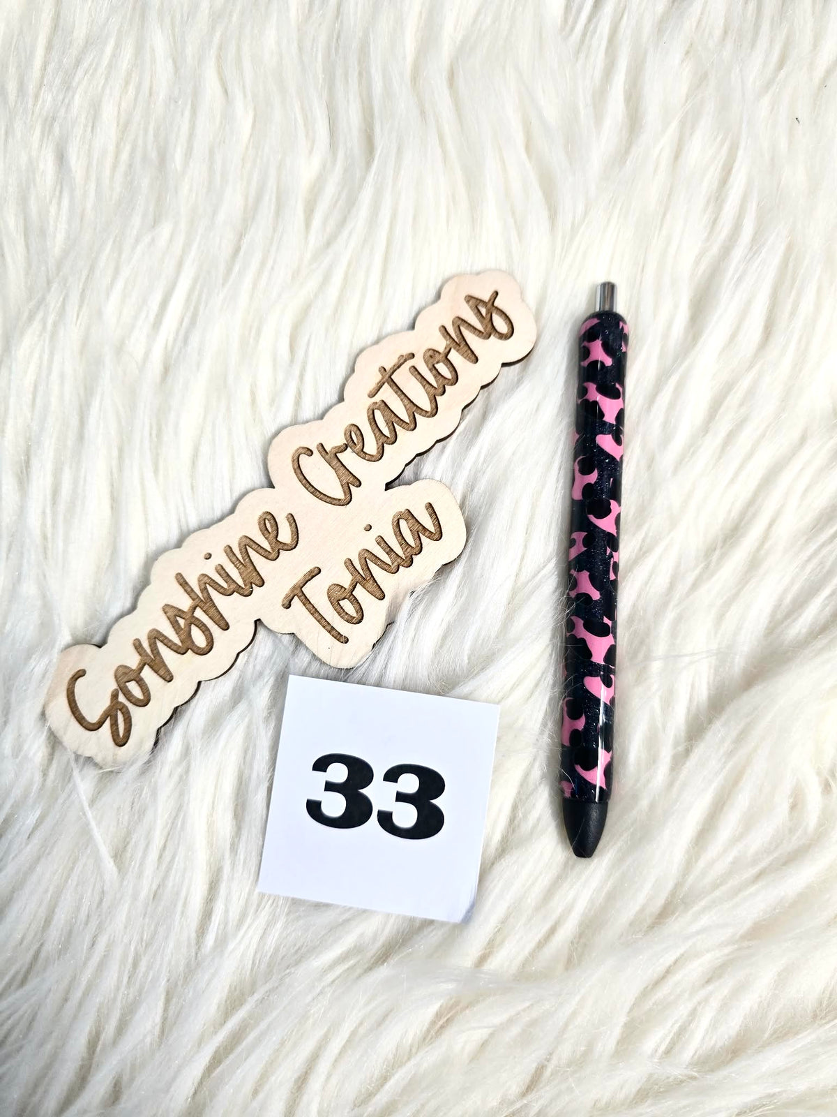 #33 Ready to ship pen (as pictured)
