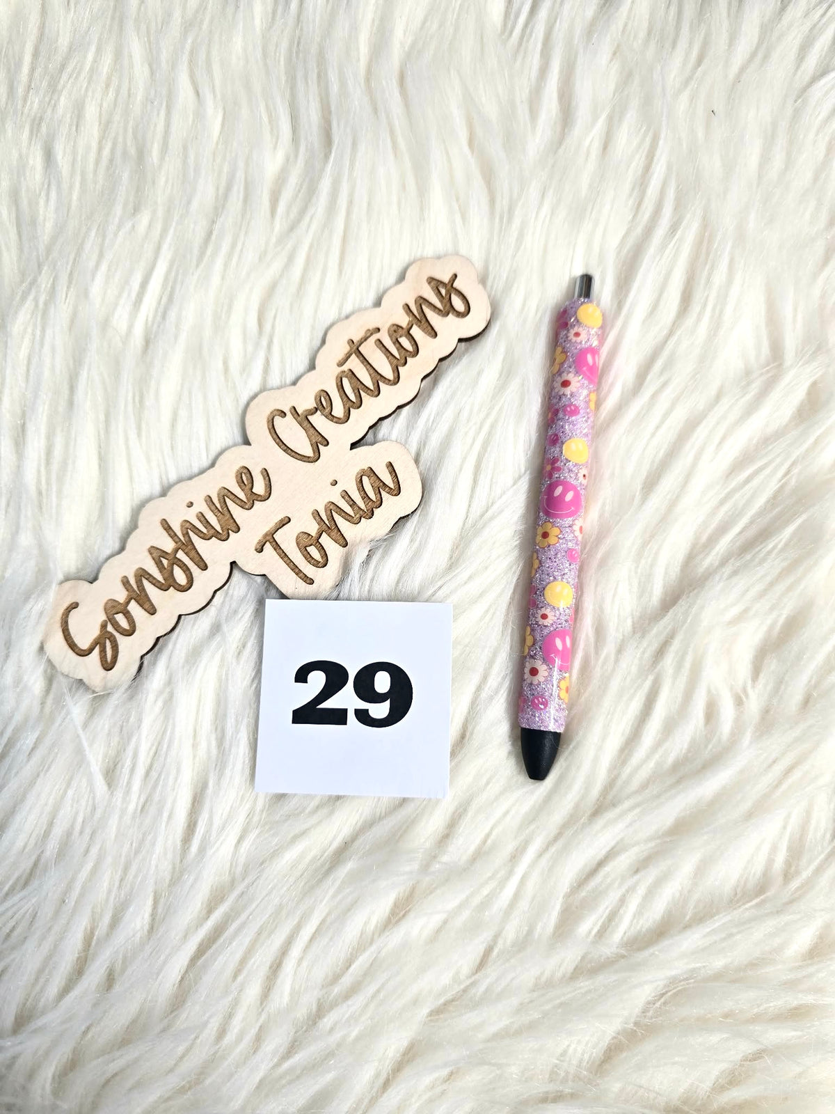 #29 Ready to ship pen (as pictured)