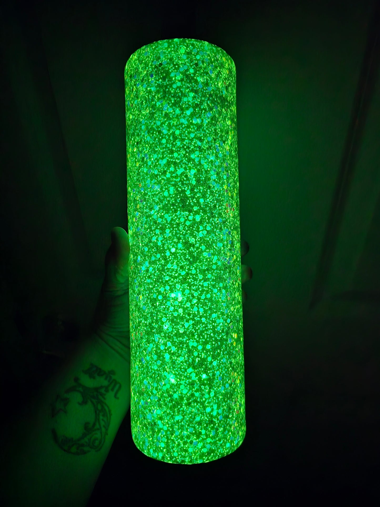 Live Hydrodipping base 12/19/25 10 am cst live- 35oz Skinny- Freedom Glitter: Blissful Blizzard (Blue Glow)