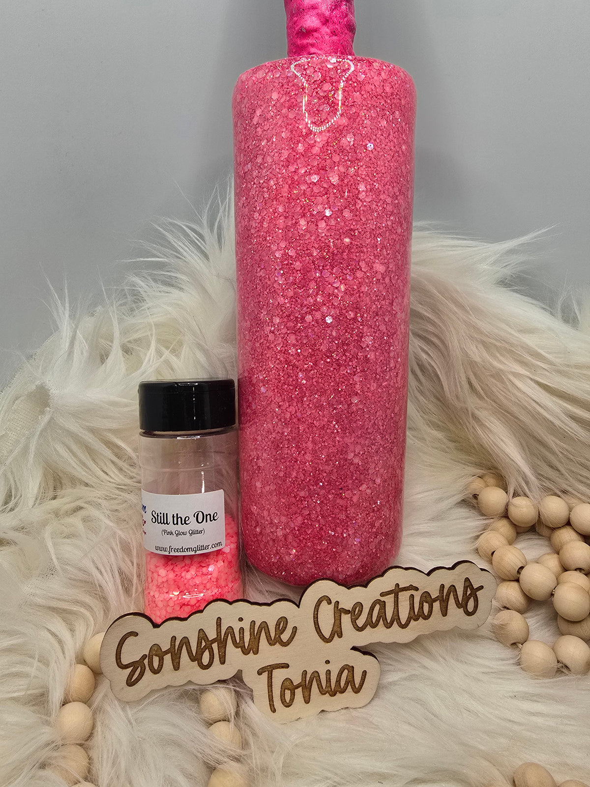 12/18/25 10am cst live- Custom Thursday- 20oz Skinny- Freedom Glitter: Still the one (Glow)