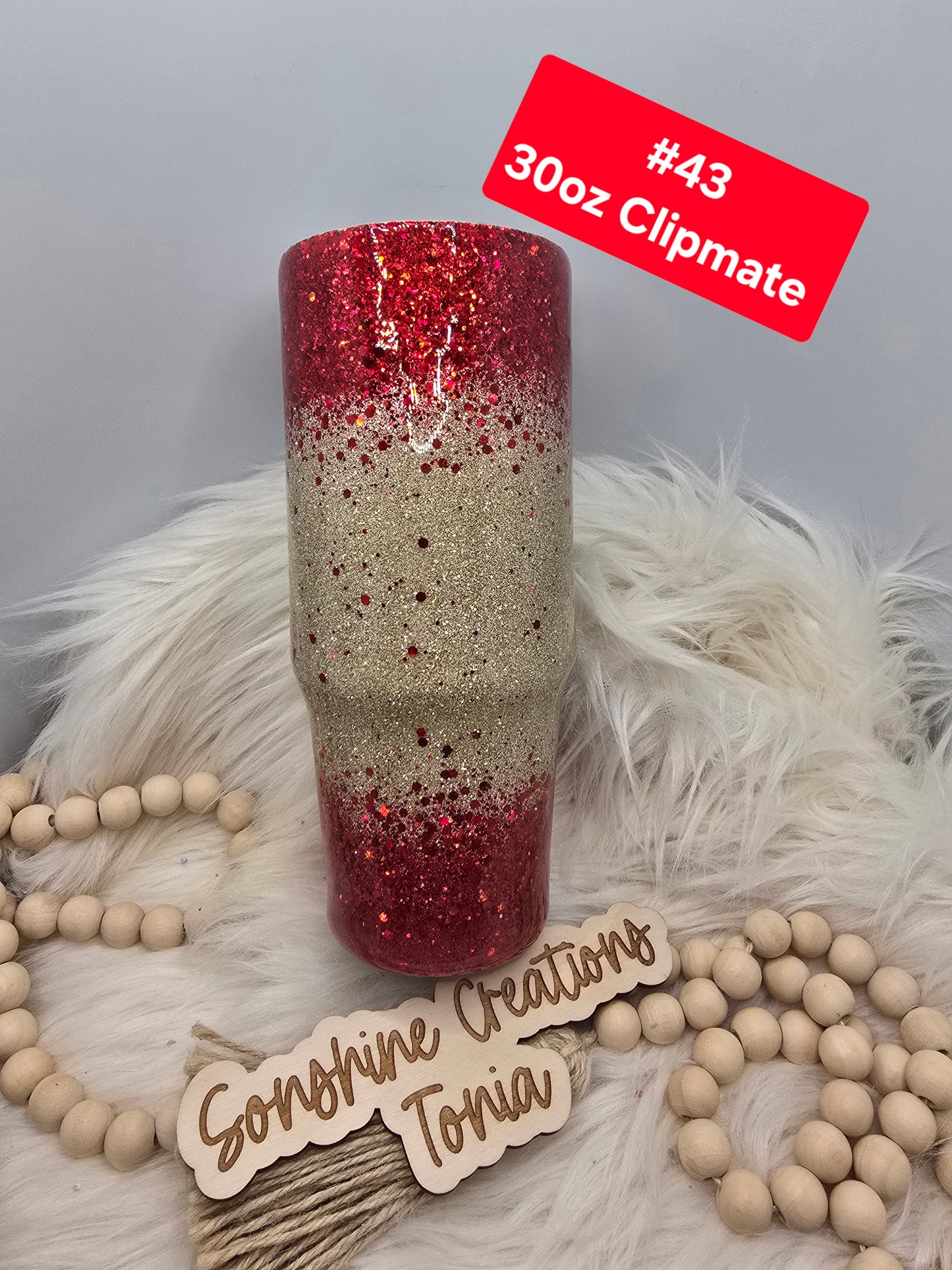 #43 Tonia's Live Creations : 30oz Clipmate- Red snowflake
