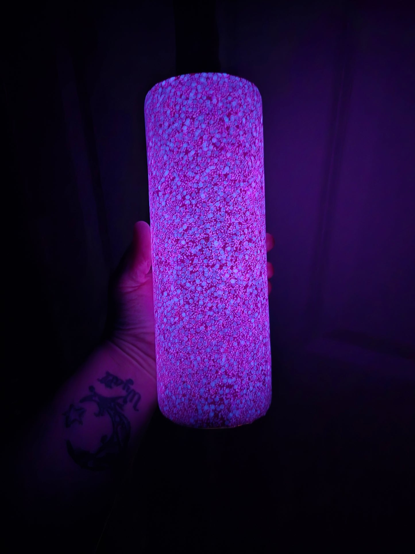 12/18/25 10am cst live- Custom Thursday- 20oz Skinny- Freedom Glitter: Still the one (Glow)