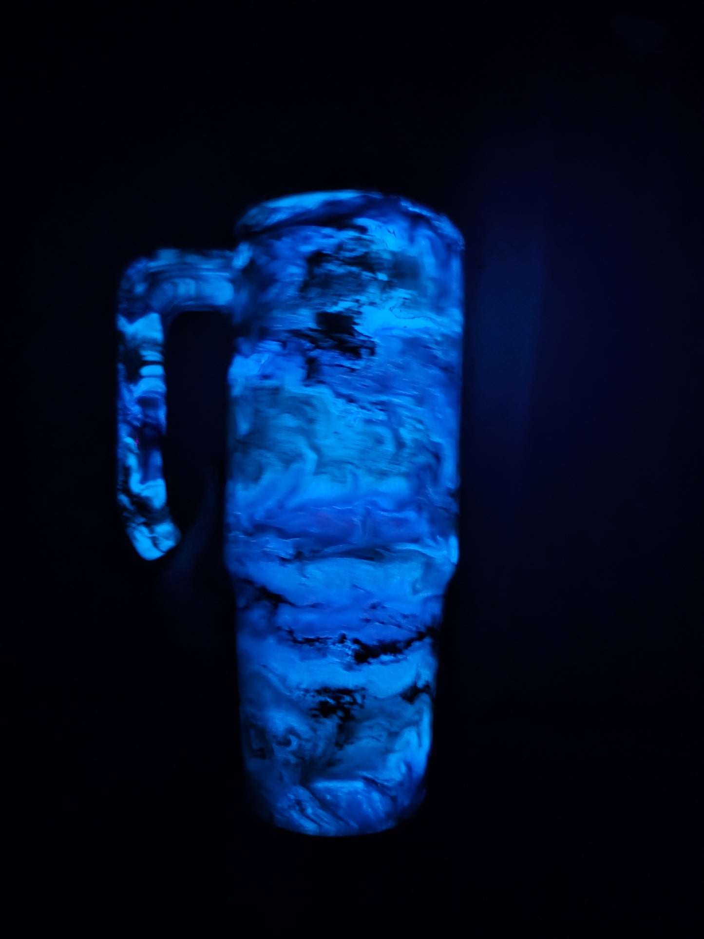 10/03/25 Tonia's Live Creations -30oz Grippy- Blue Silver glow (Can add decal)