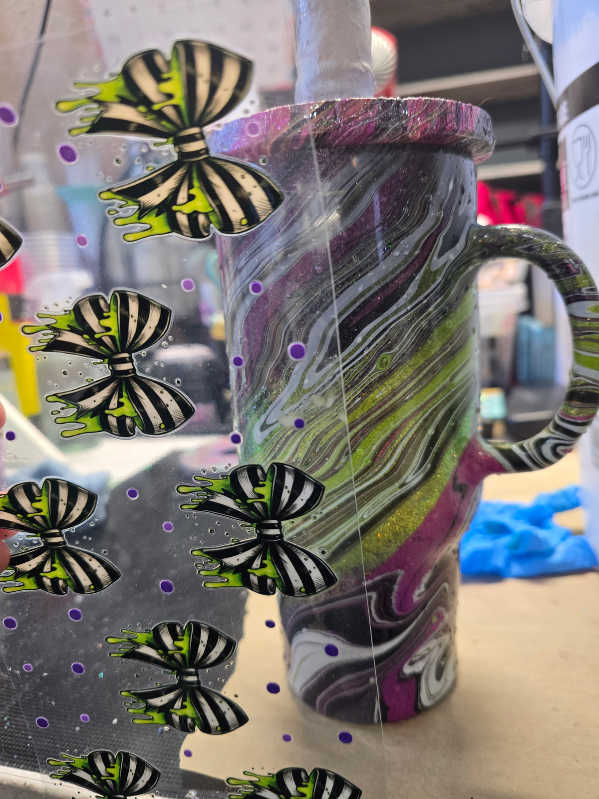 Live Hydrodipping base 10/02/26 - 32oz Tipsy Travel- Purple black green swirl