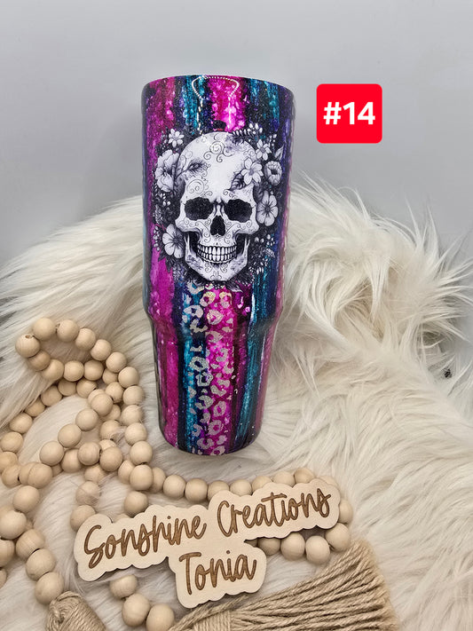 #14- Live Sale 07/13/2025 - 30oz Clipmate- Cheat raindrop White skull with flowers