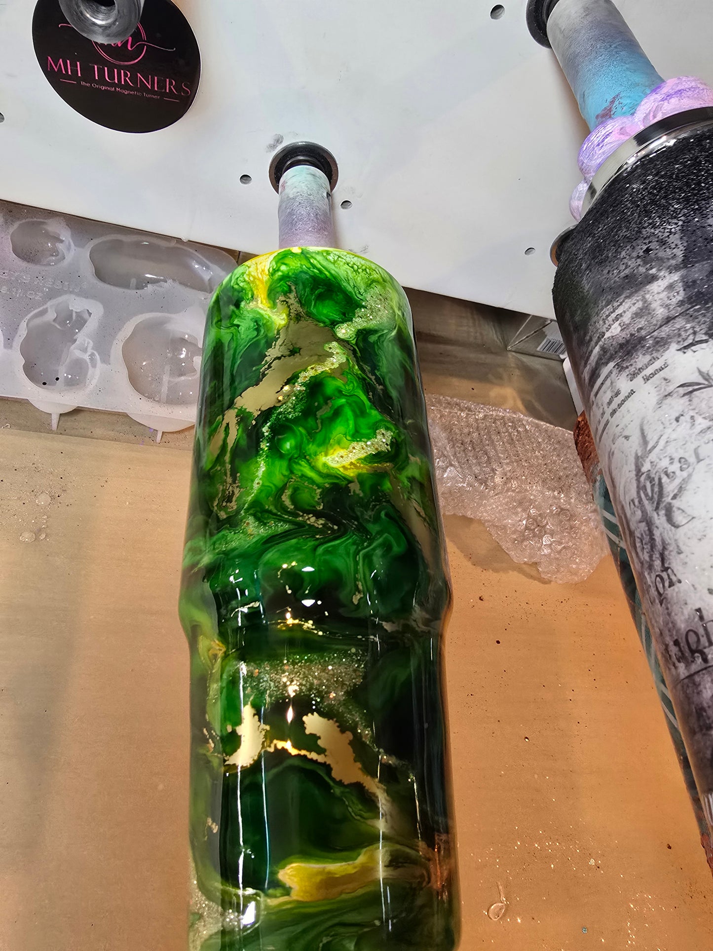 9/18/25 Tonia's Live Creations - 30oz Clipmate- Green/ Yellow ink swirl