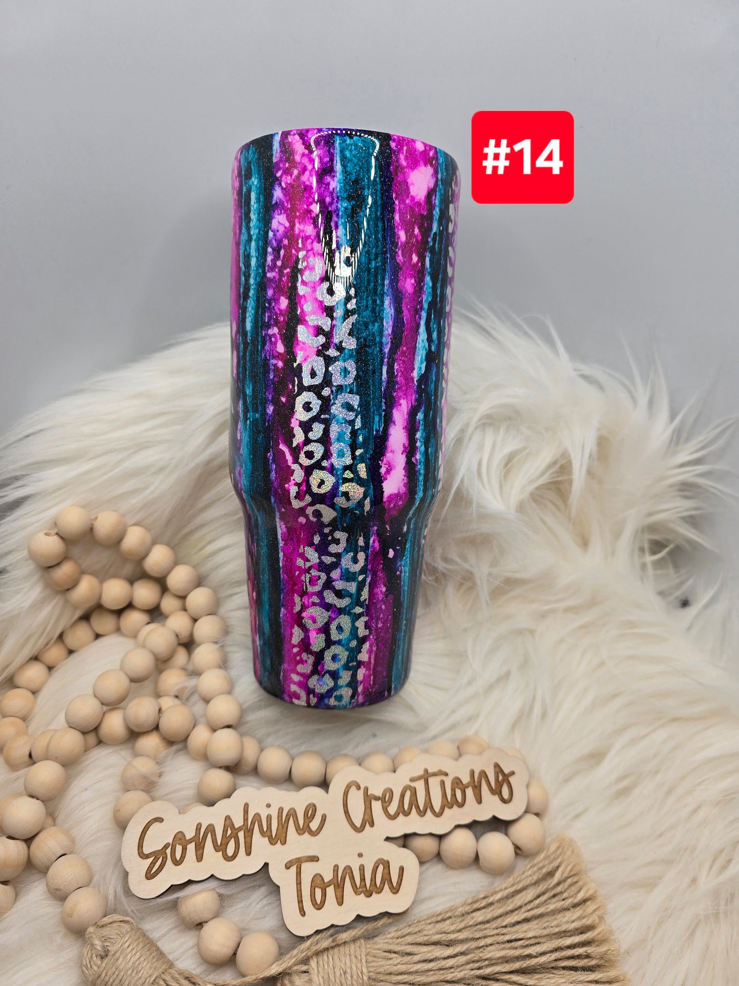 #14- Live Sale 07/13/2025 - 30oz Clipmate- Cheat raindrop White skull with flowers