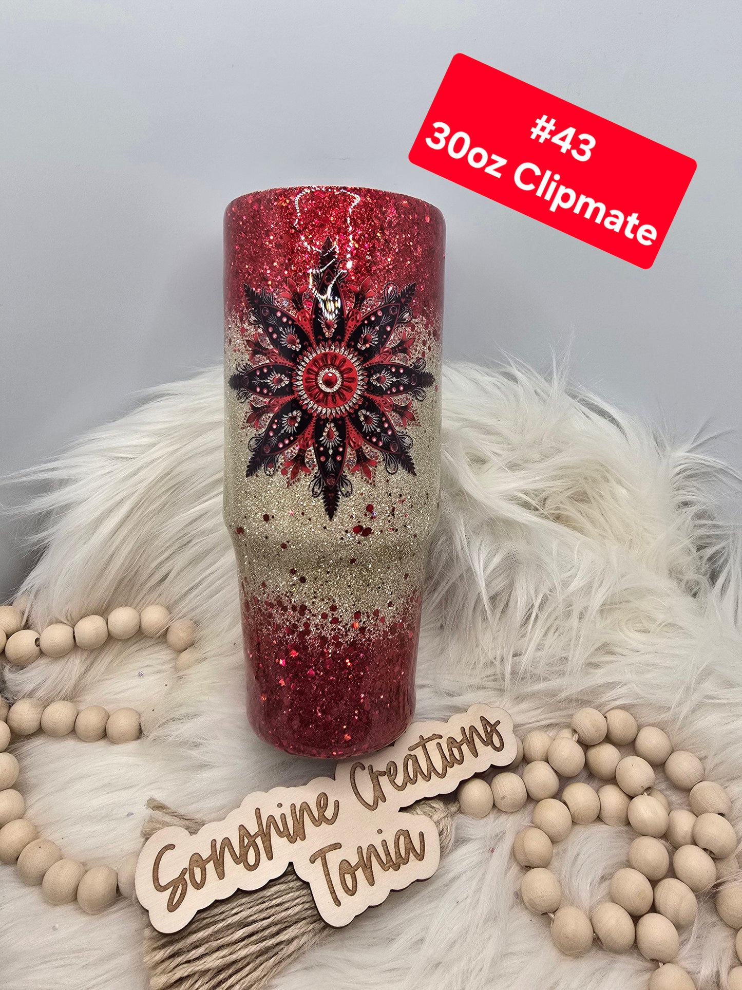 #43 Tonia's Live Creations : 30oz Clipmate- Red snowflake
