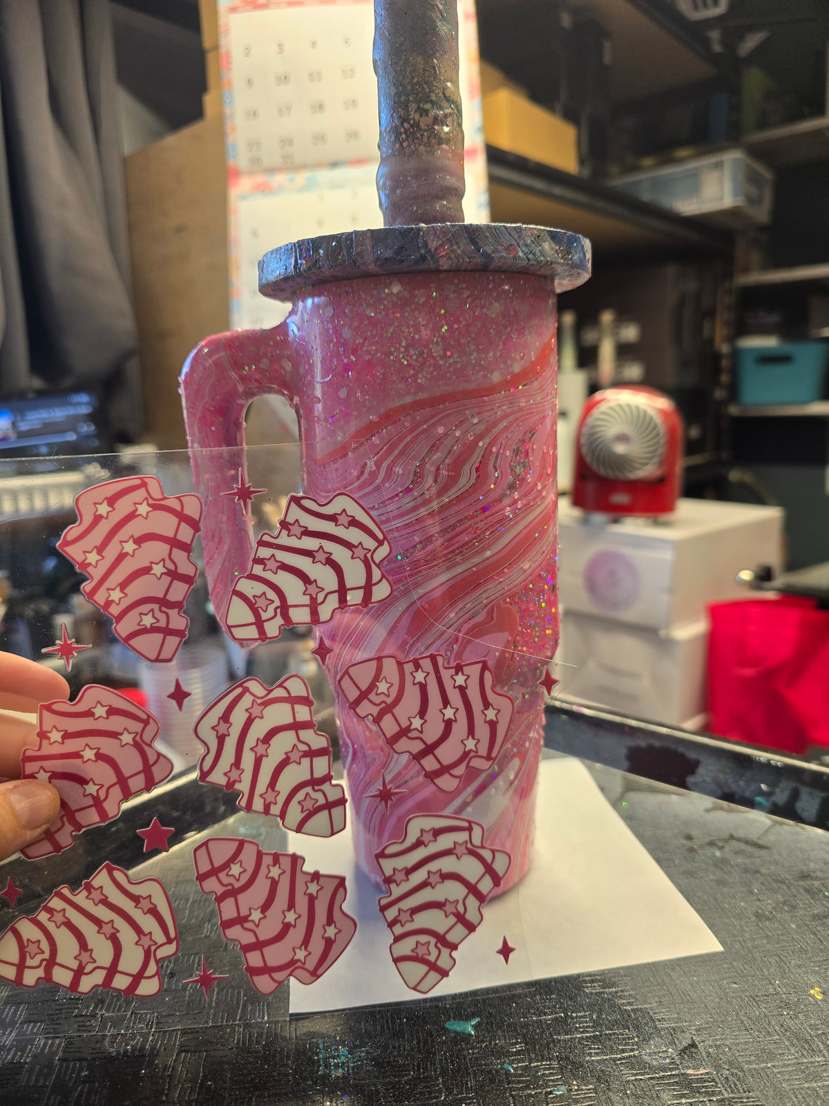 Live Hydrodipping base 10/02/26  - 30oz Grippy - Freedom Glitter: Hello Dolly!